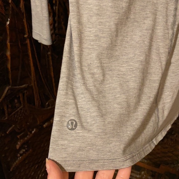 Lululemon shirt - Picture 3 of 3